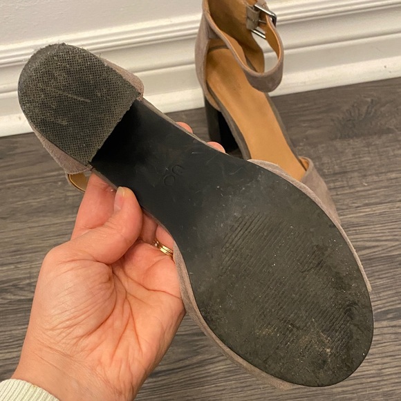 Urban Outfitters Grey Block Heel Sandals - Picture 3 of 5